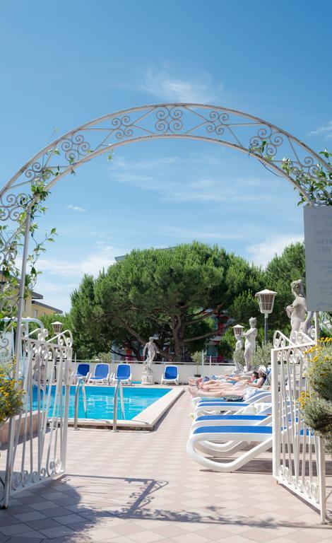 Hotel Trevi Lido di Jesolo Buitenkant foto